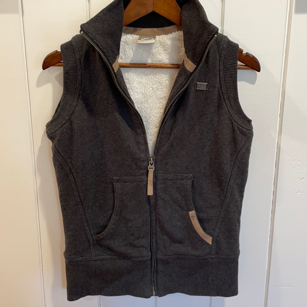 Nike dark grey vest